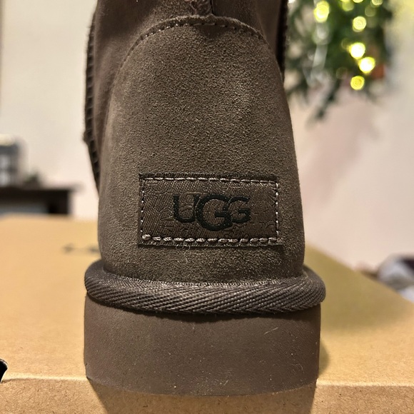 🆕NEW & AUTHENTIC UGG TALL BOOTS🆕 - Picture 5 of 14